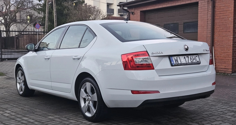 Skoda Octavia cena 42500 przebieg: 280000, rok produkcji 2016 z Warszawa małe 121